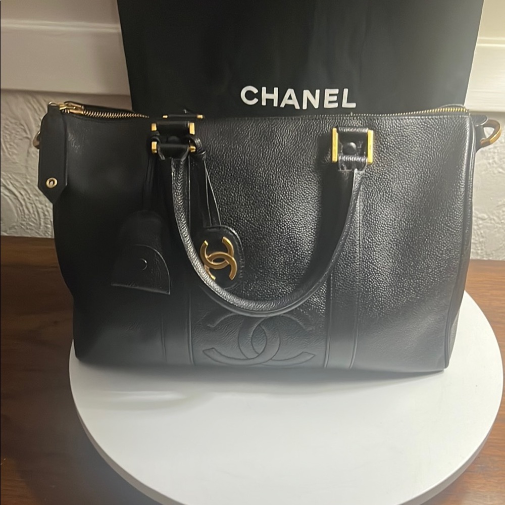 (Pre loved) authentic Chanel Black Leather Women's Bag
